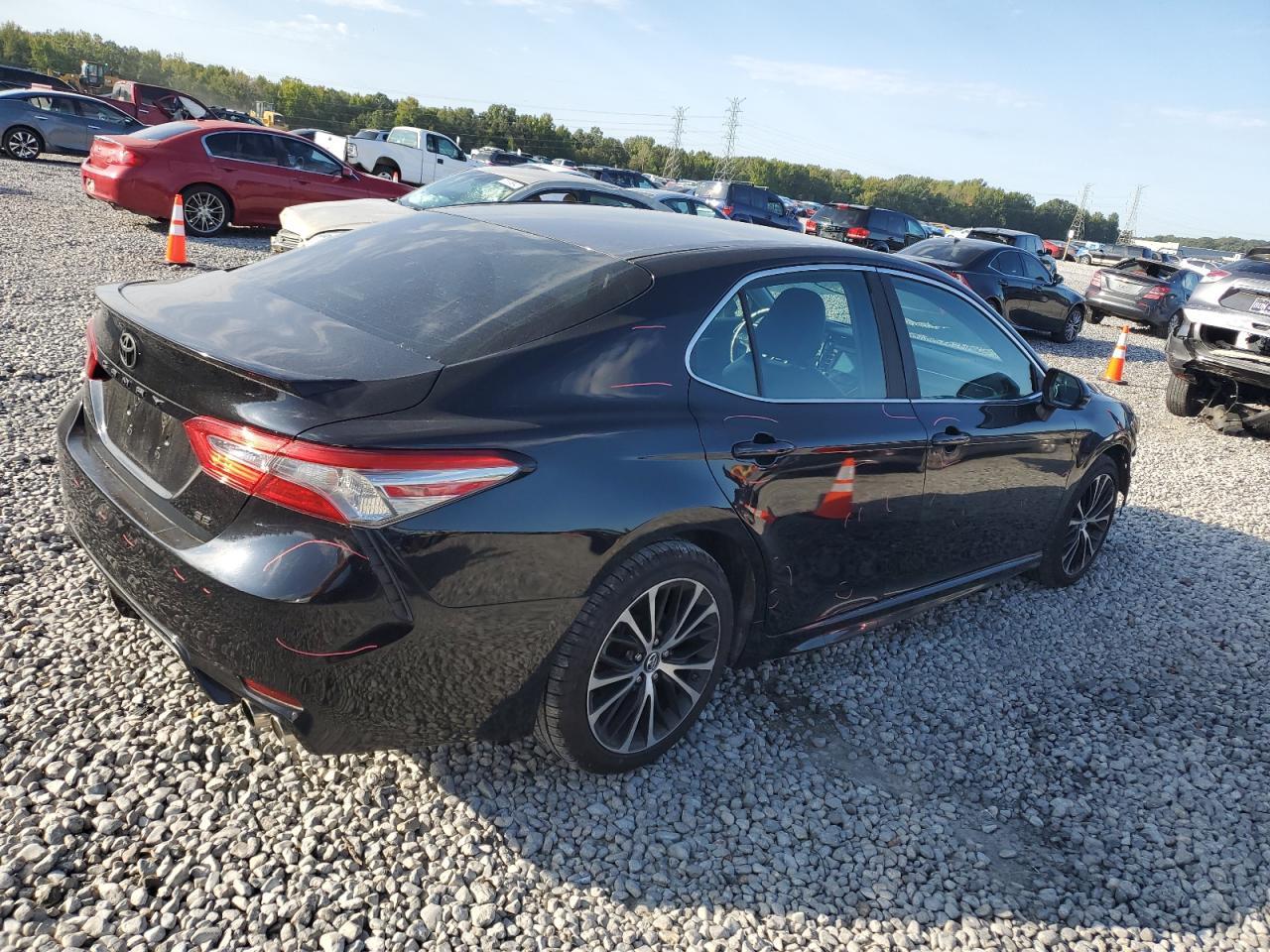 2018 TOYOTA CAMRY