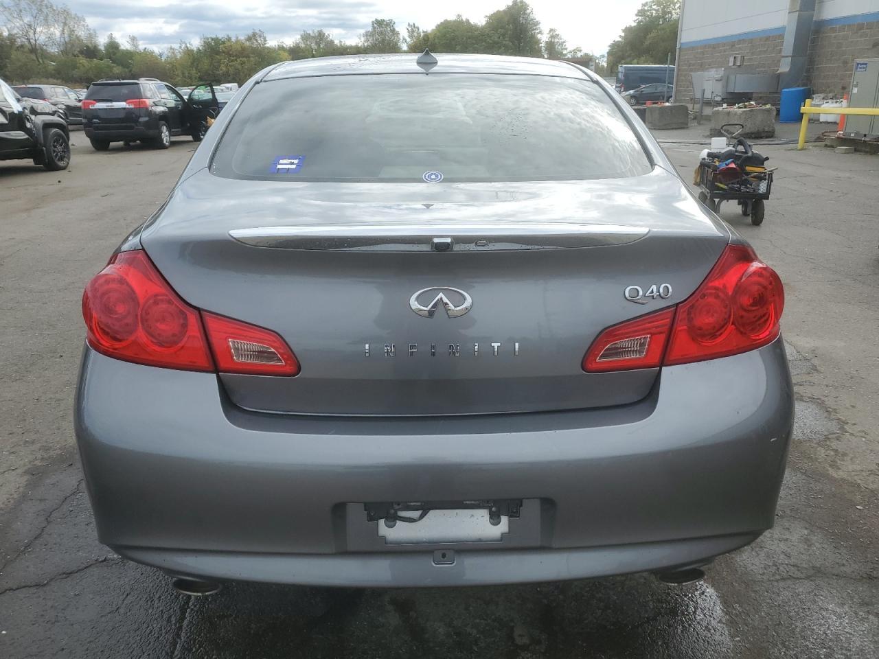 2015 INFINITI Q40