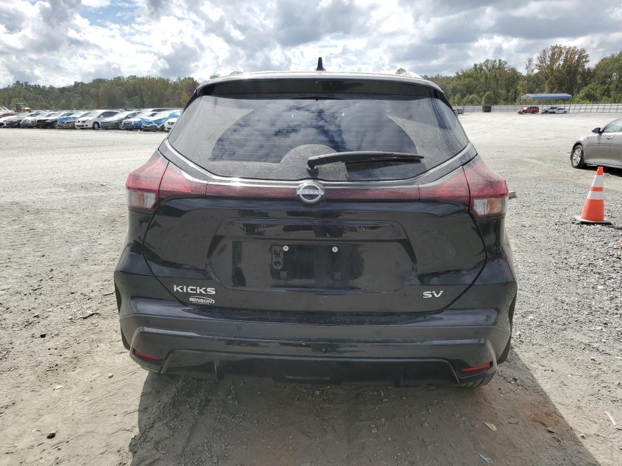 2024 NISSAN KICKS
