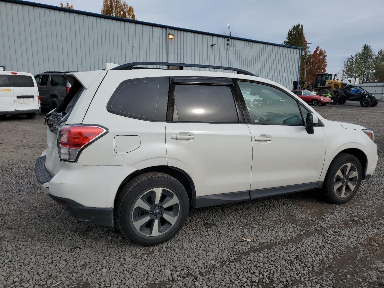 2017 SUBARU FORESTER
