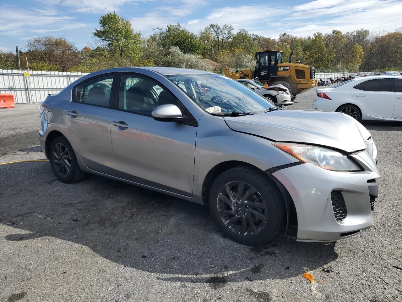 2013 MAZDA 3