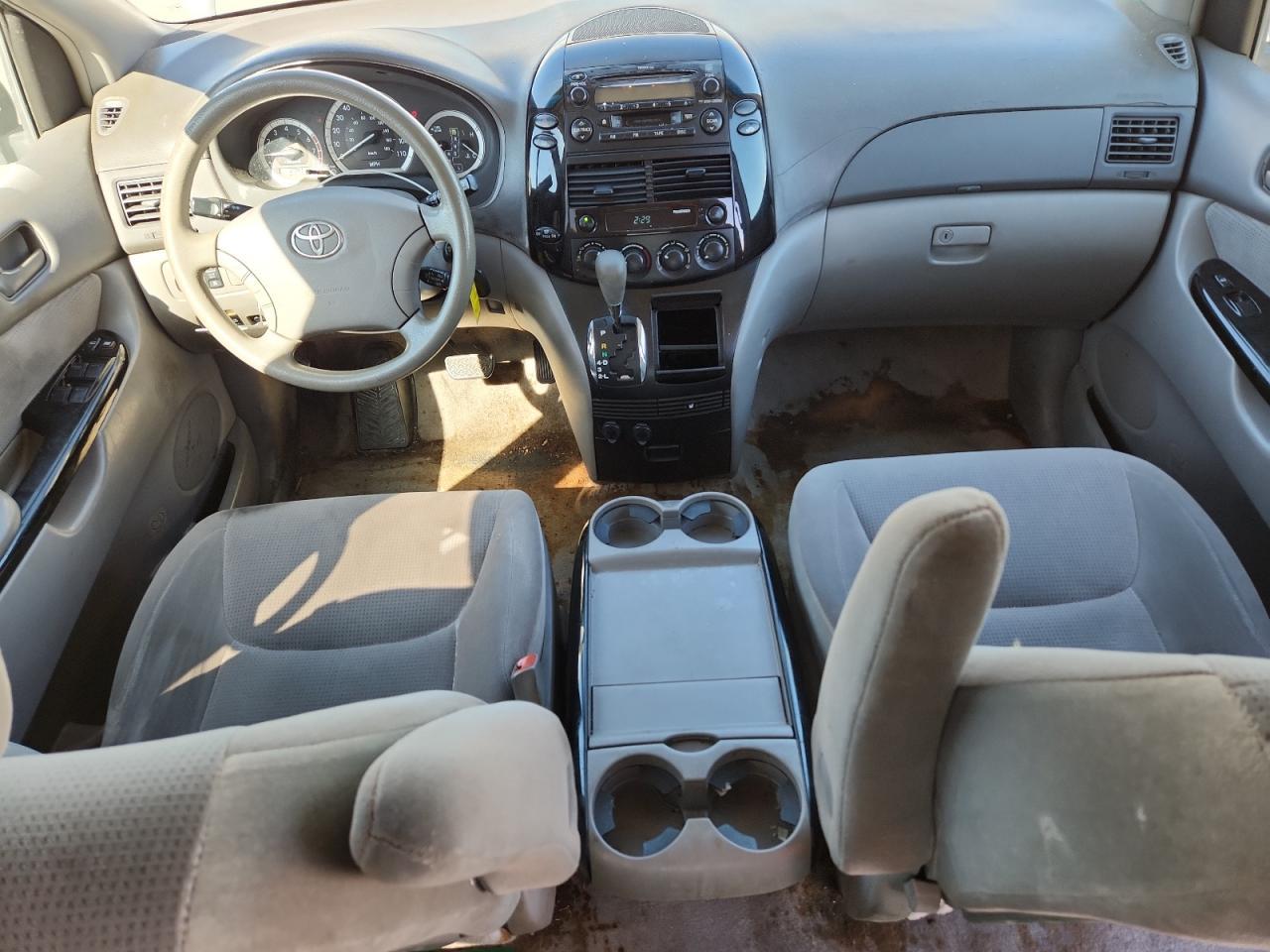 2005 TOYOTA SIENNA
