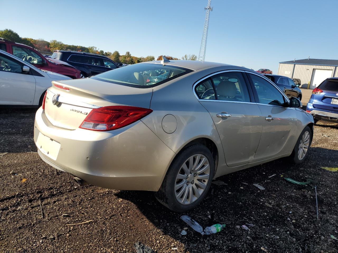 2013 BUICK Regal