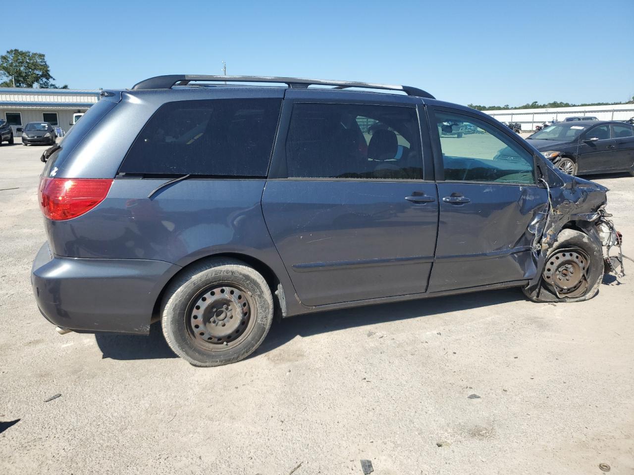 2010 TOYOTA SIENNA