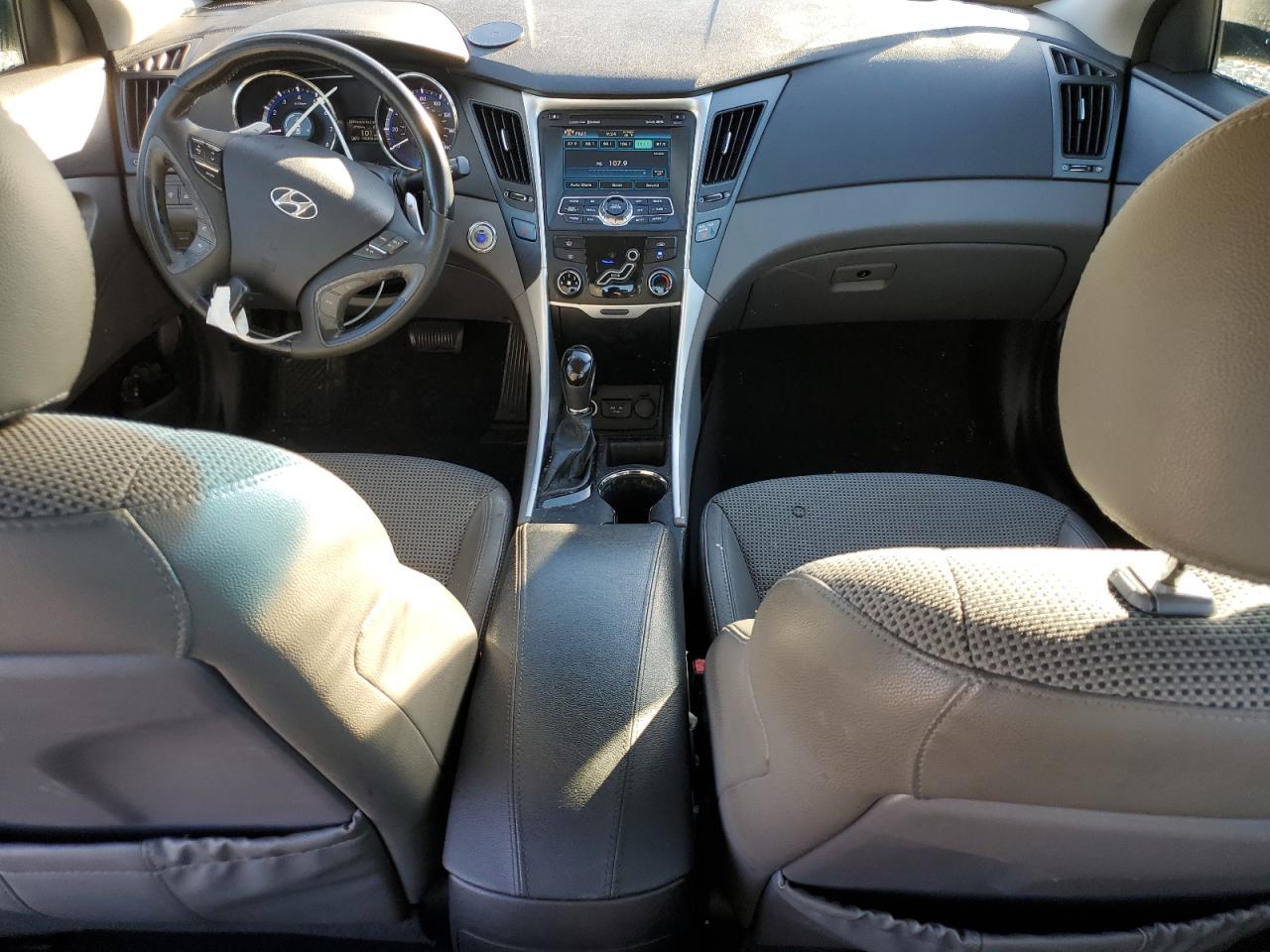 2011 HYUNDAI SONATA