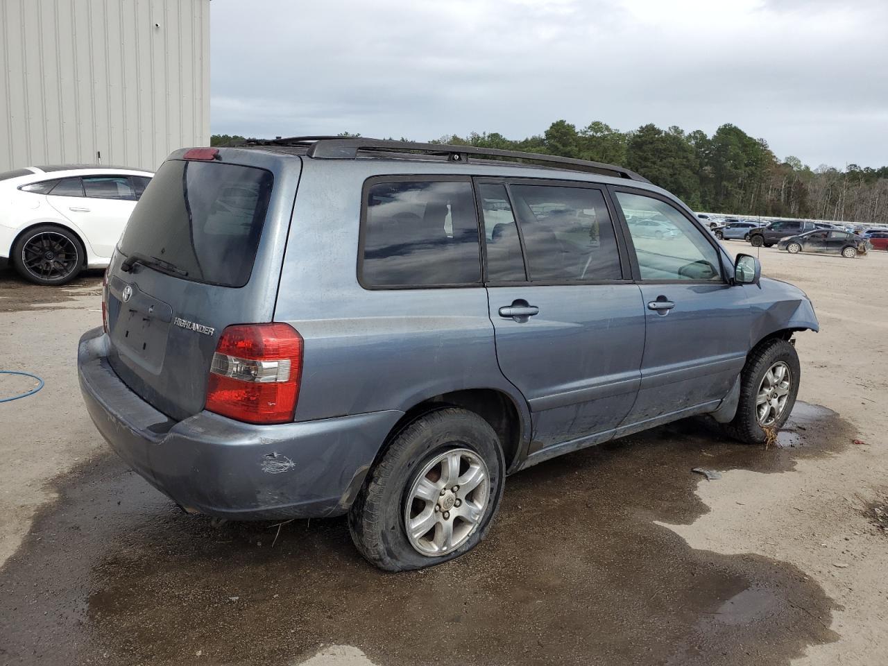 2004 TOYOTA HIGHLANDER