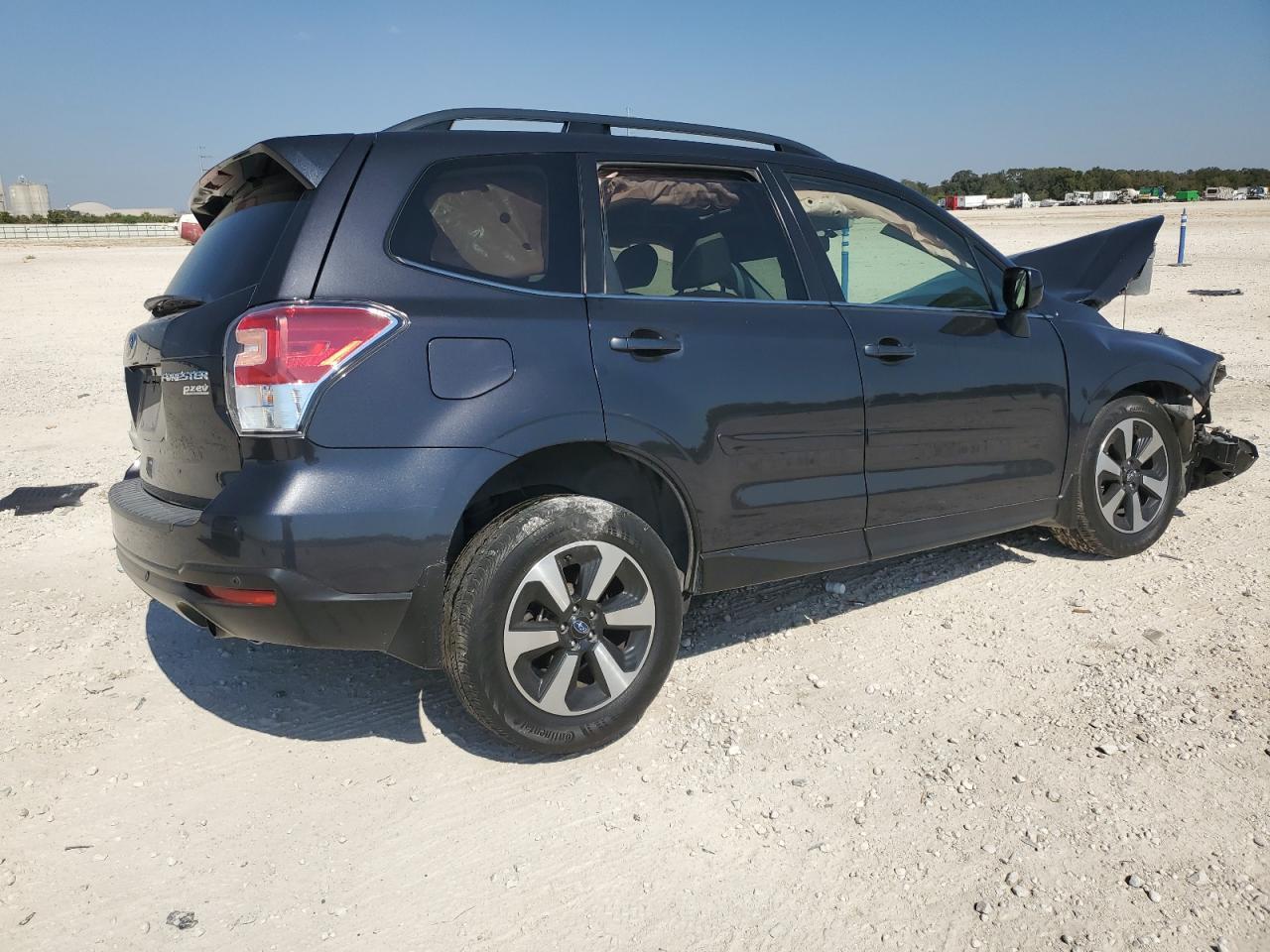 2017 SUBARU FORESTER