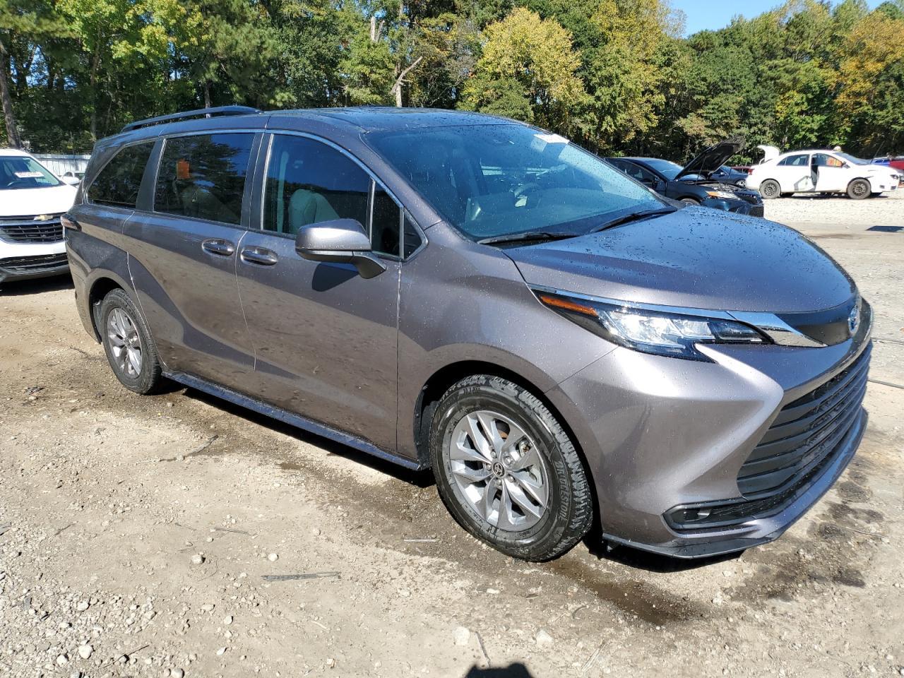 2024 TOYOTA SIENNA