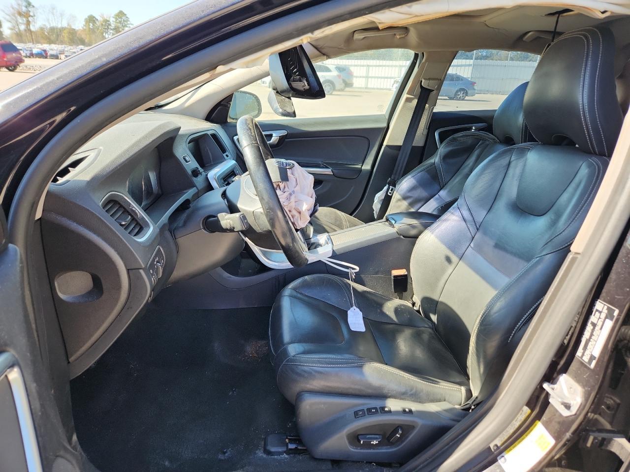2017 VOLVO S60