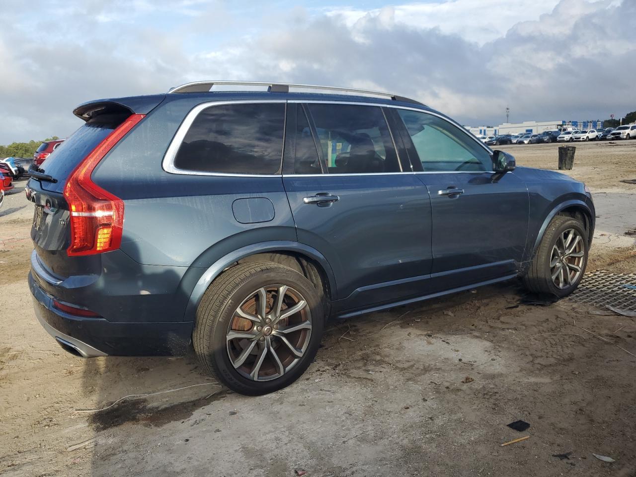 2019 VOLVO XC90