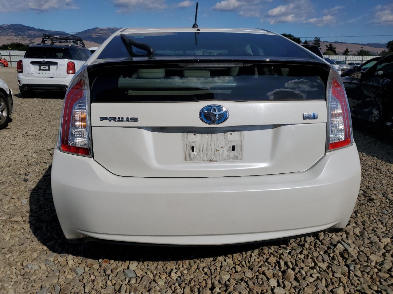 2015 TOYOTA PRIUS