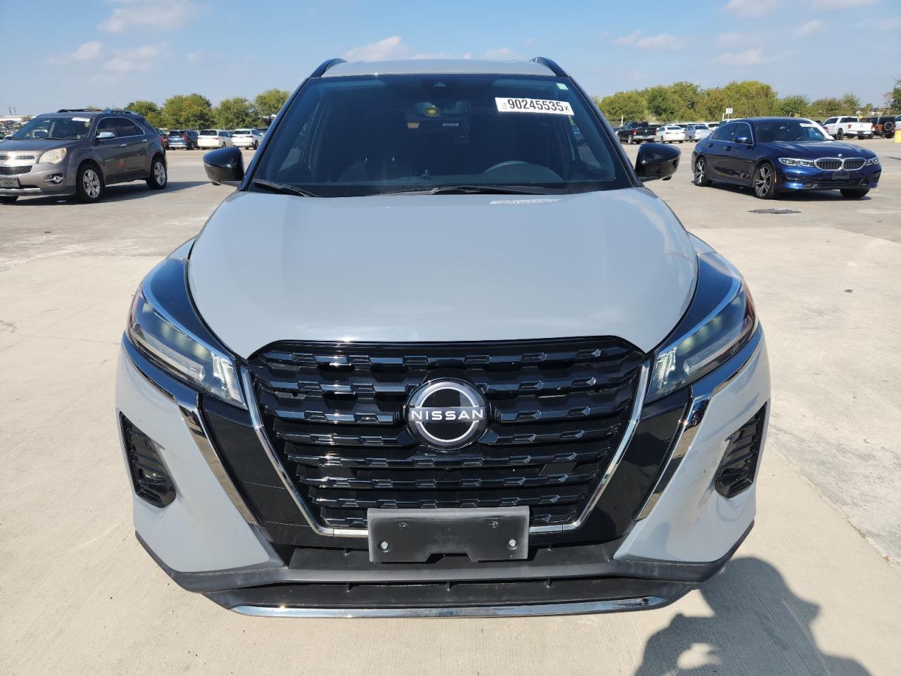 2022 NISSAN KICKS