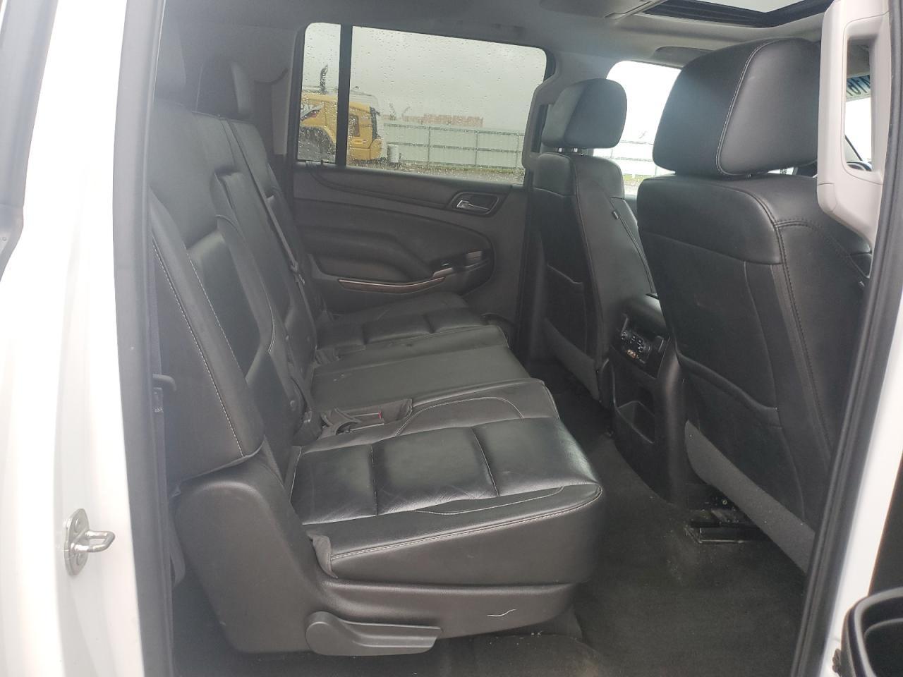 2016 CHEVROLET Suburban