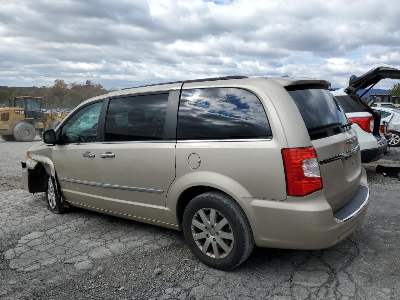 2012 CHRYSLER Town & Country