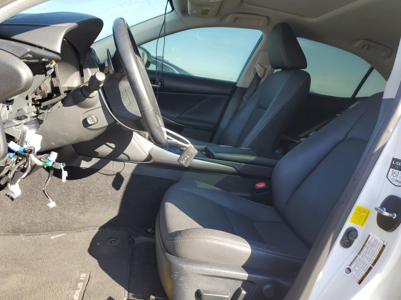 2019 LEXUS IS 300