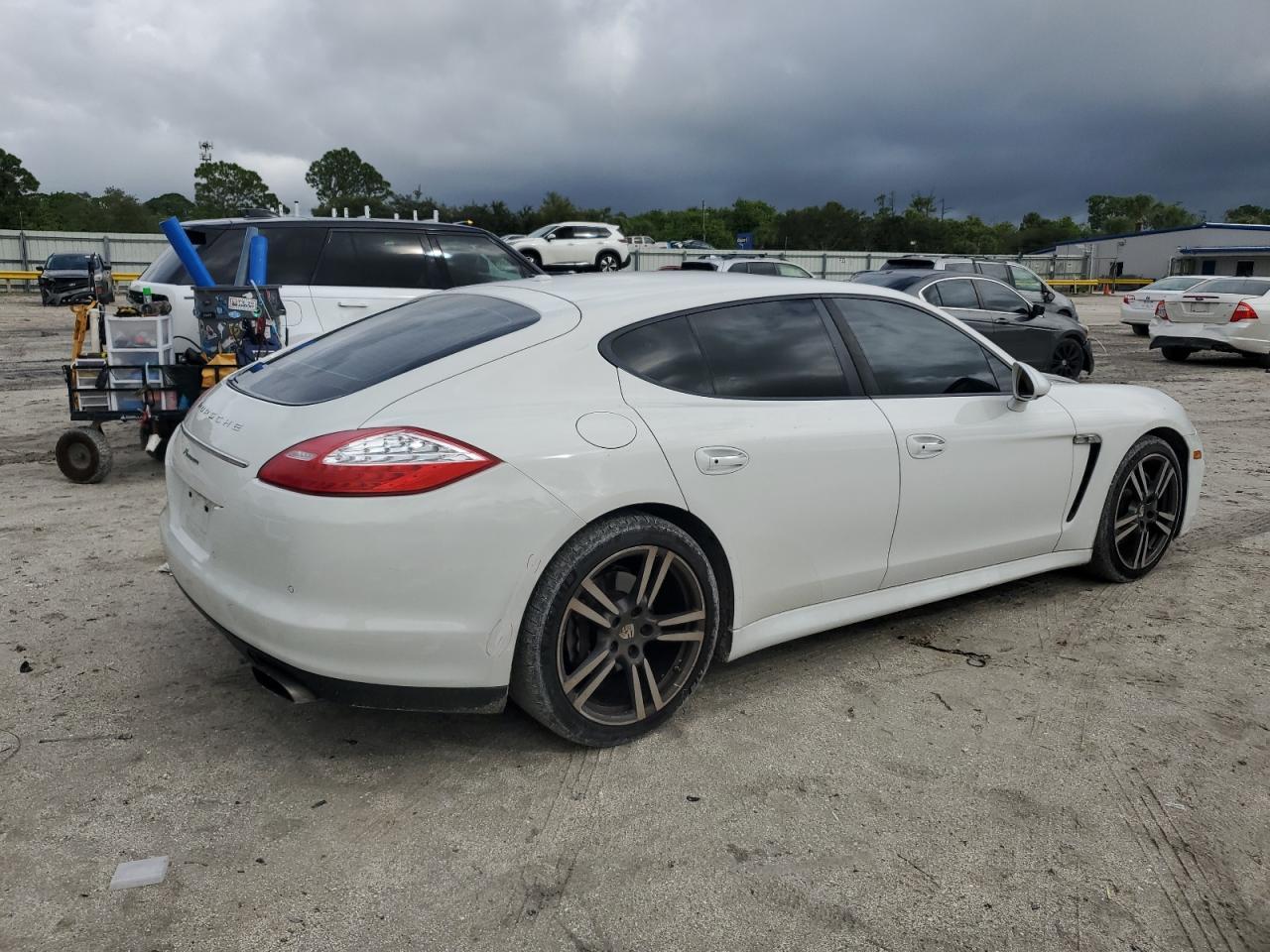 2013 PORSCHE Panamera