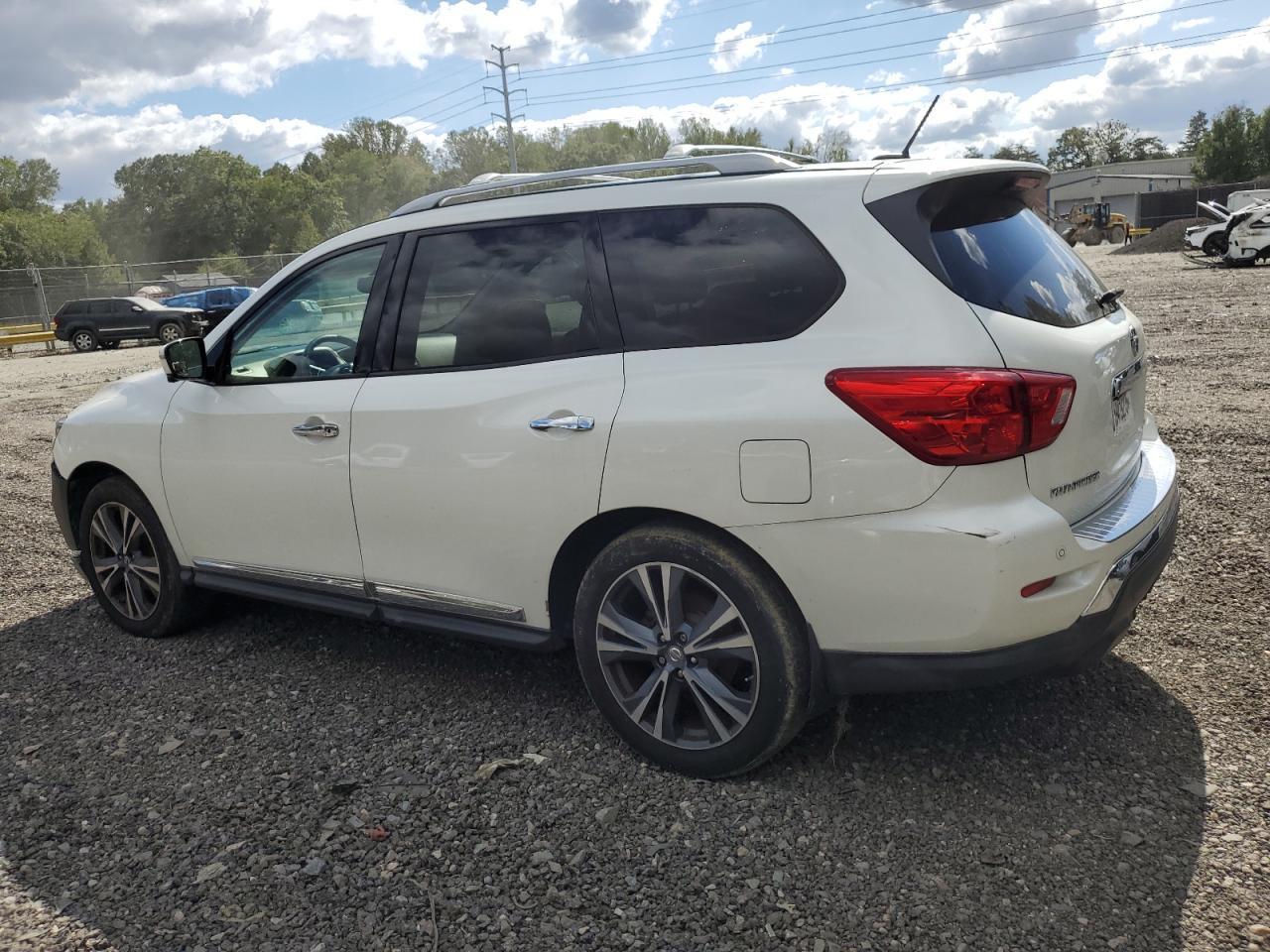 2017 NISSAN PATHFINDER
