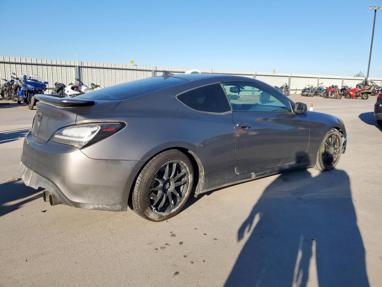 2013 HYUNDAI GENESIS