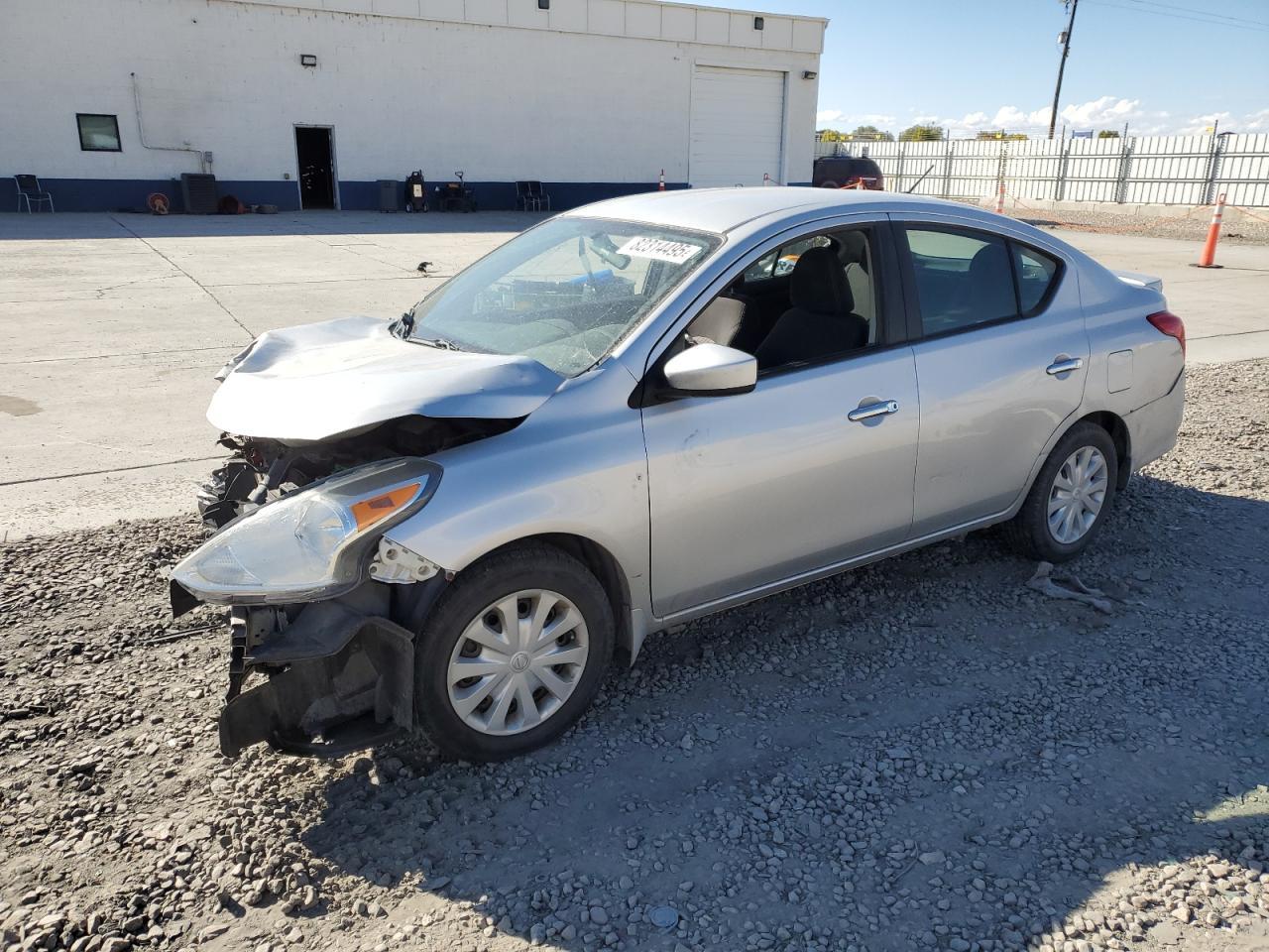 2016 NISSAN VERSA