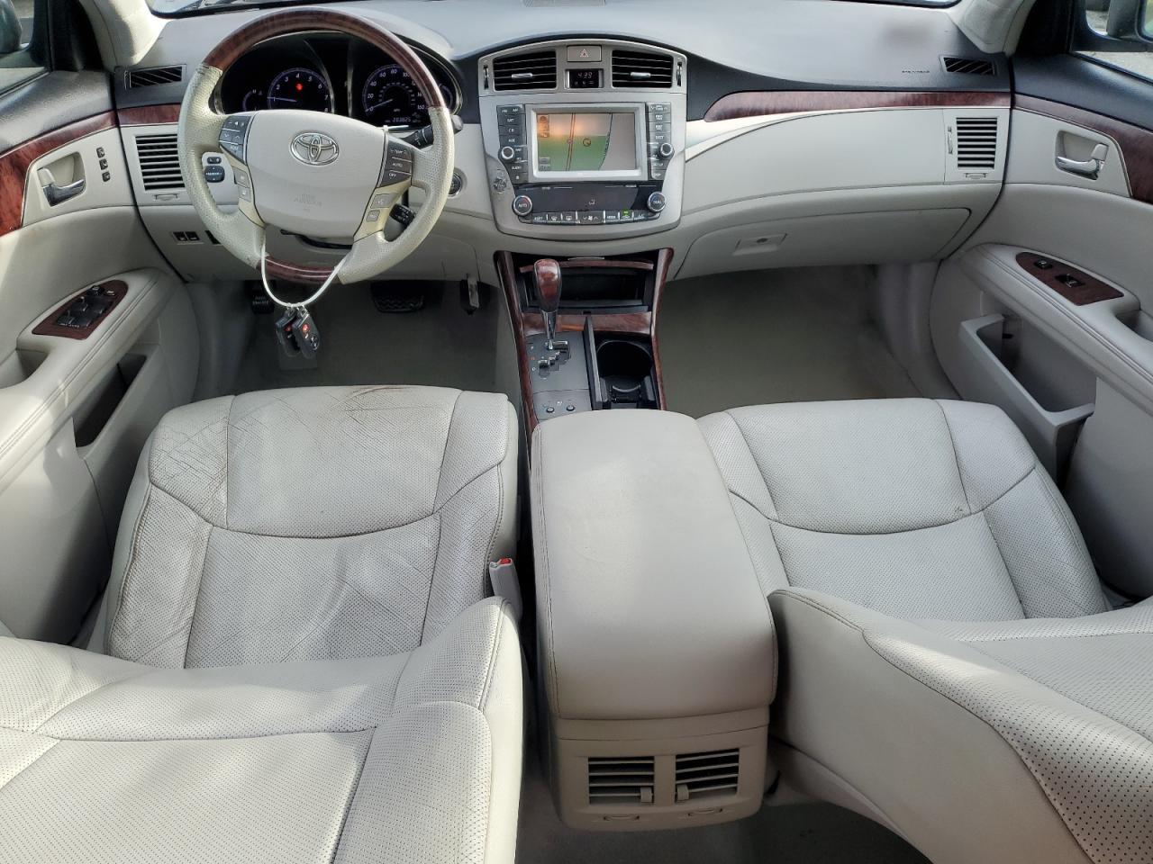 2011 TOYOTA Avalon