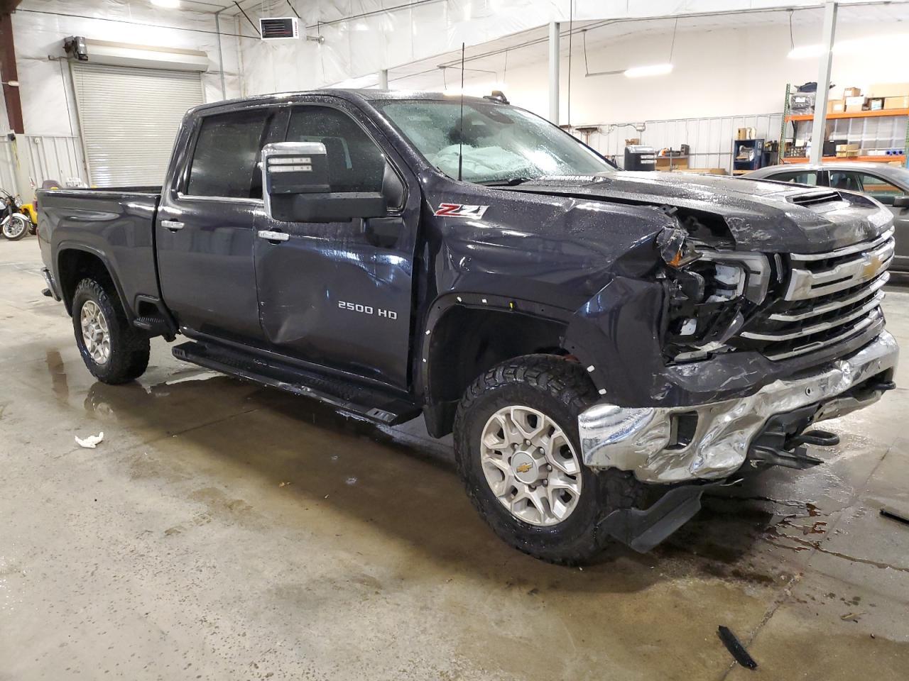 2024 CHEVROLET Silverado