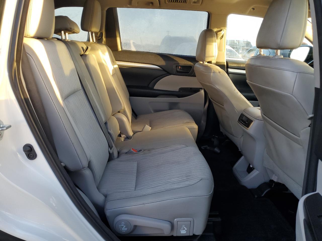 2015 TOYOTA HIGHLANDER
