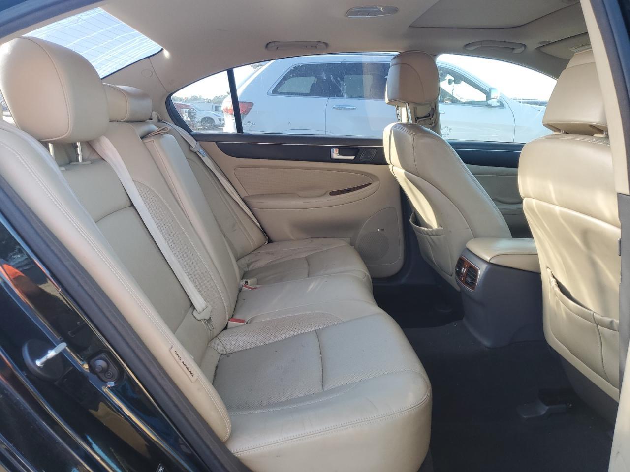 2013 HYUNDAI GENESIS