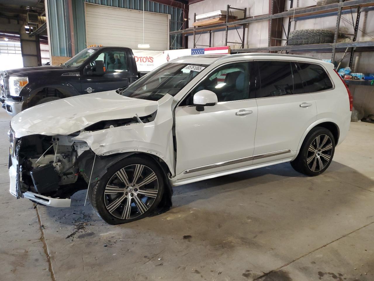 2022 VOLVO XC90
