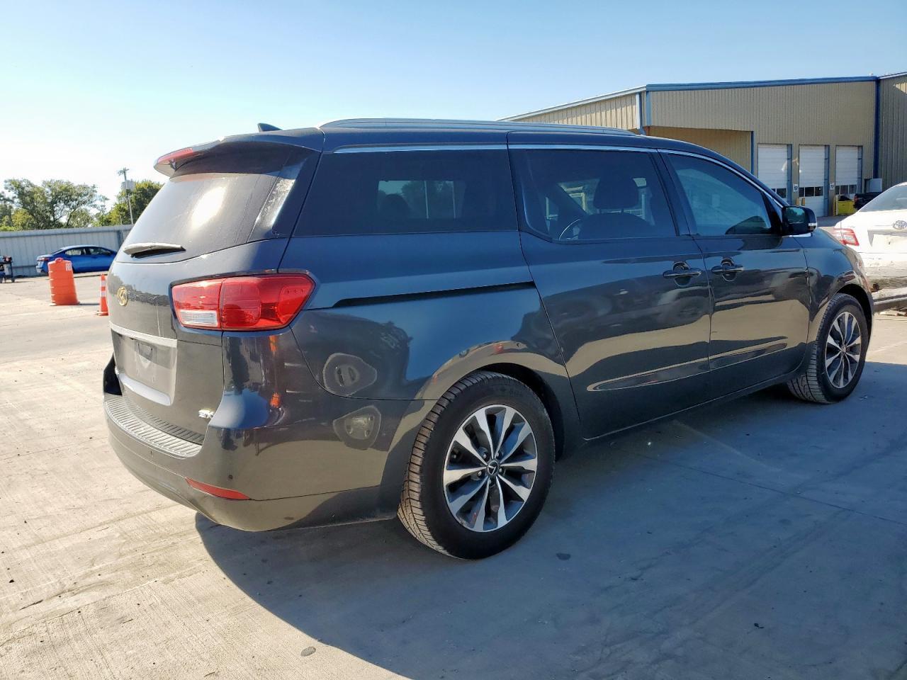 2015 KIA SEDONA