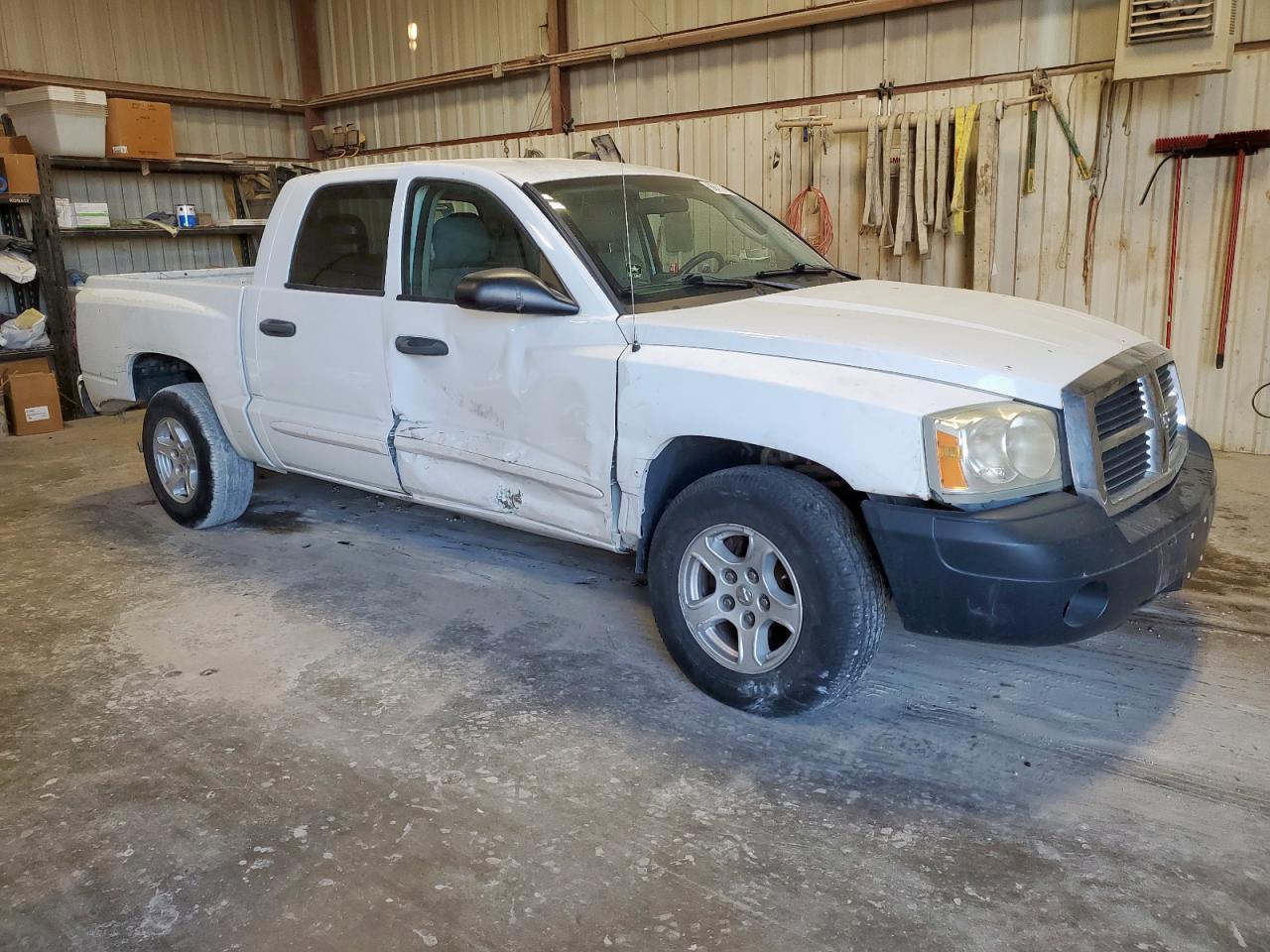 2005 DODGE Dakota
