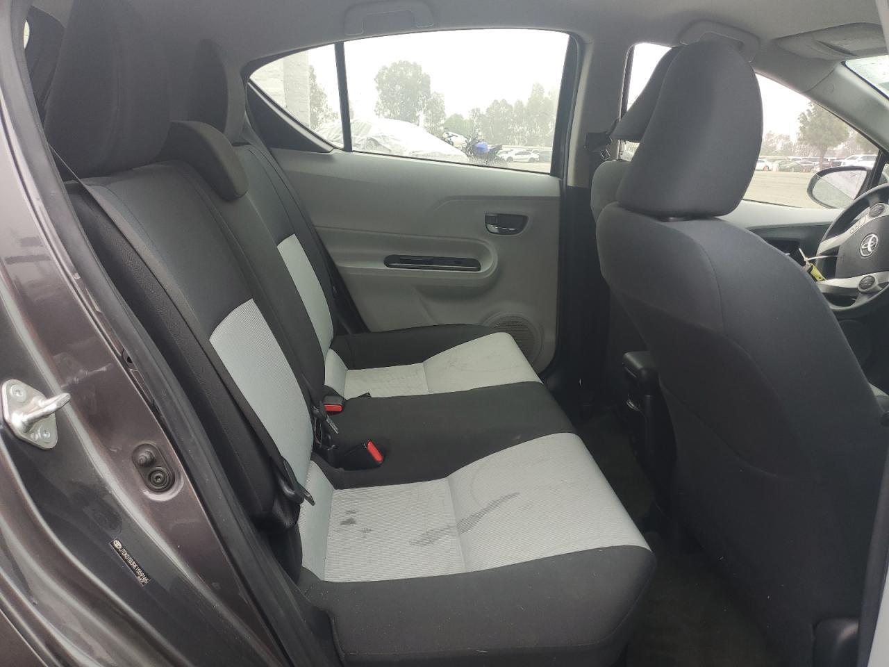 2014 TOYOTA Prius c