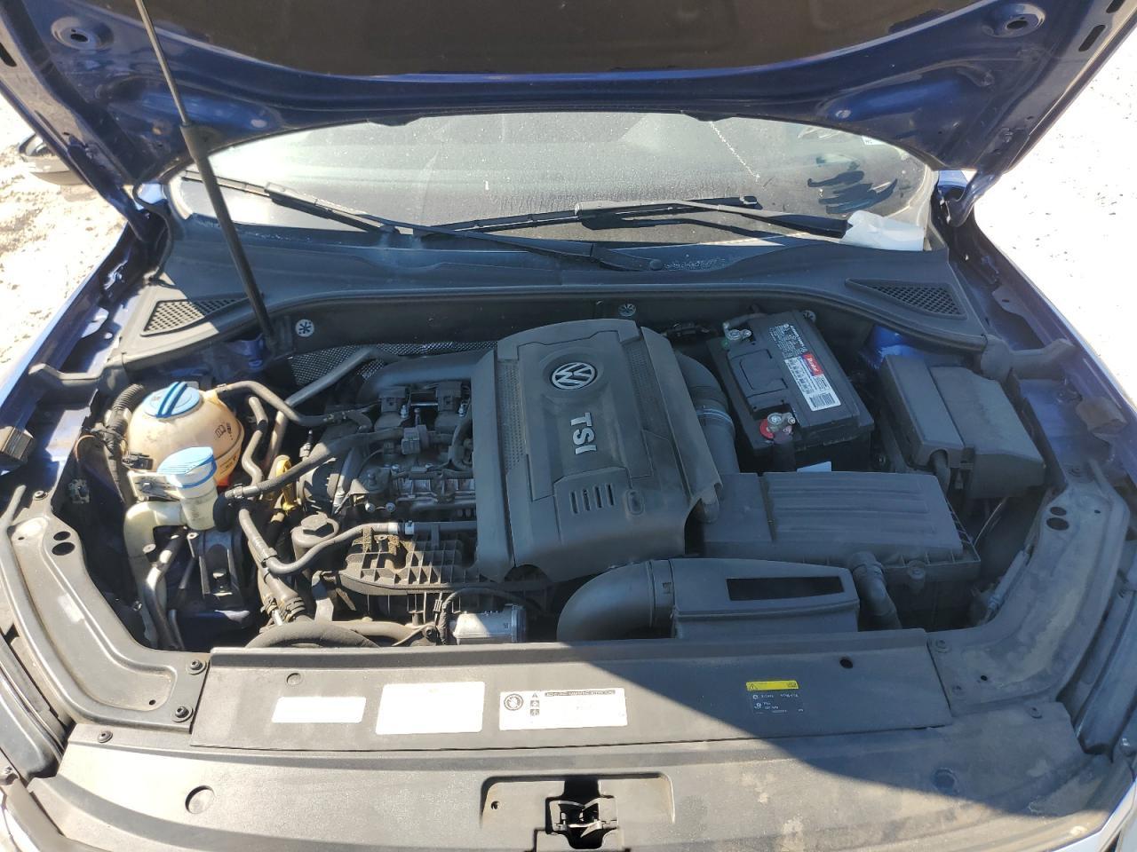 2017 VOLKSWAGEN Passat