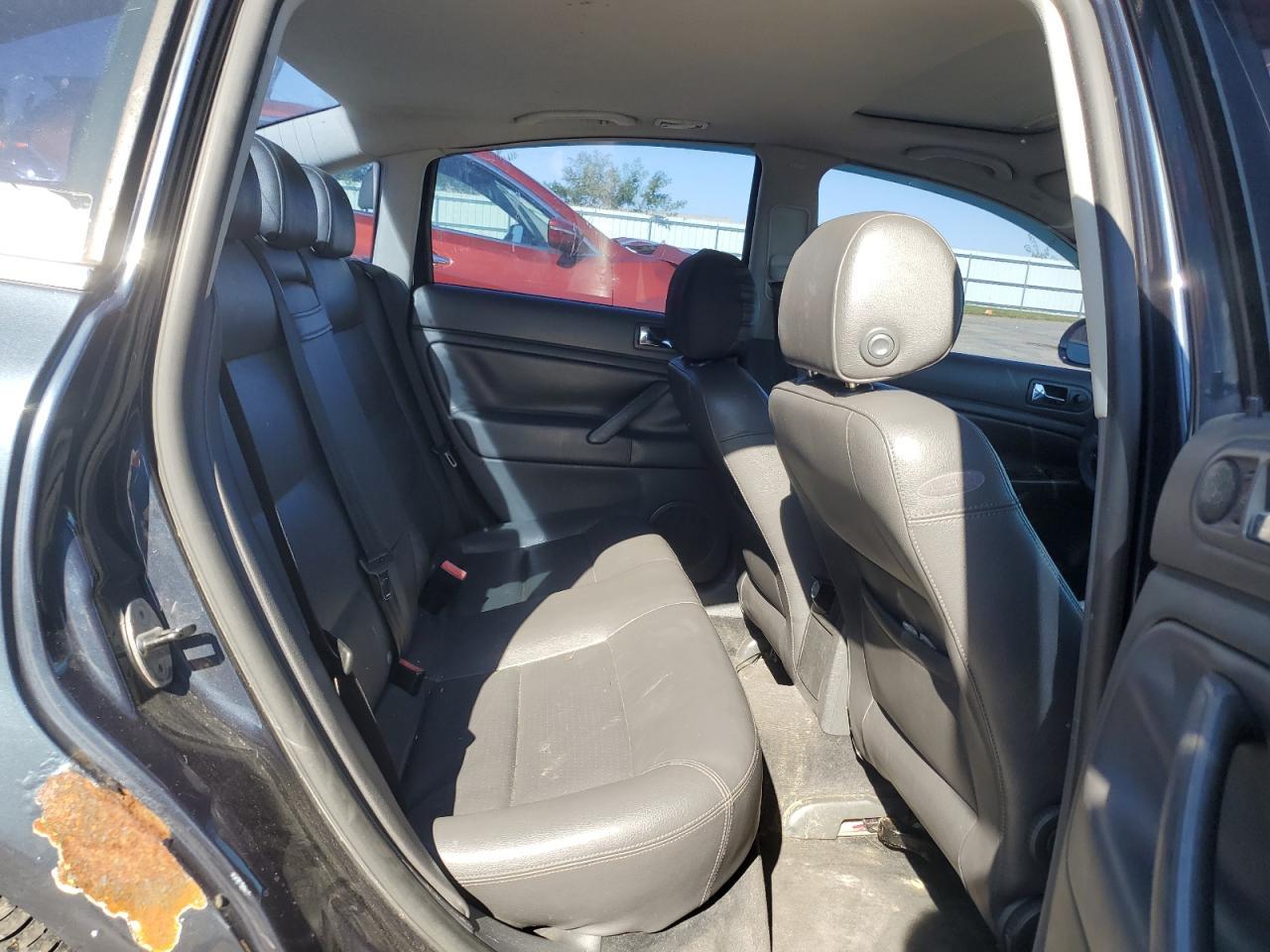 2004 VOLKSWAGEN Passat