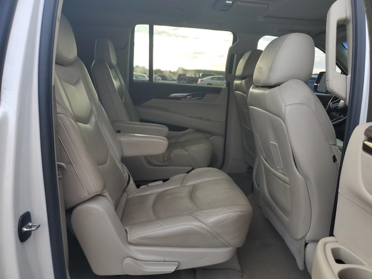 2016 CADILLAC Escalade ESV