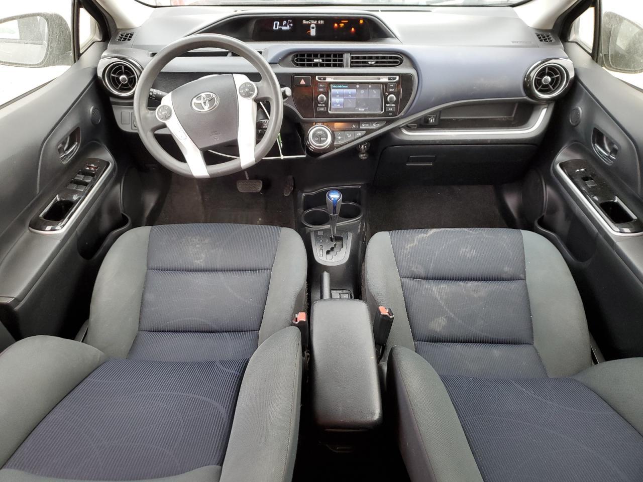 2015 TOYOTA Prius c