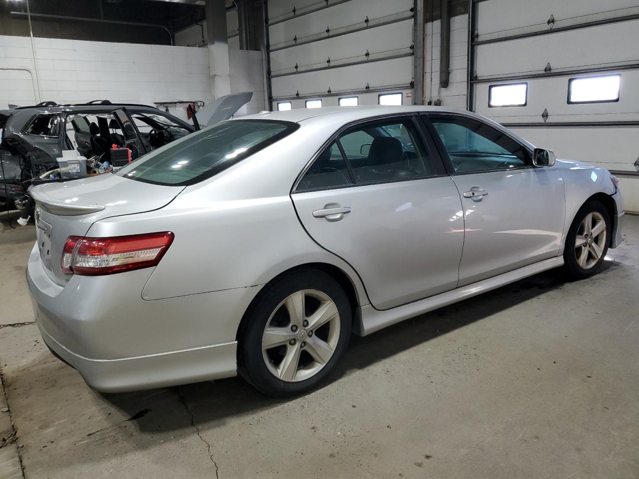 2011 TOYOTA CAMRY