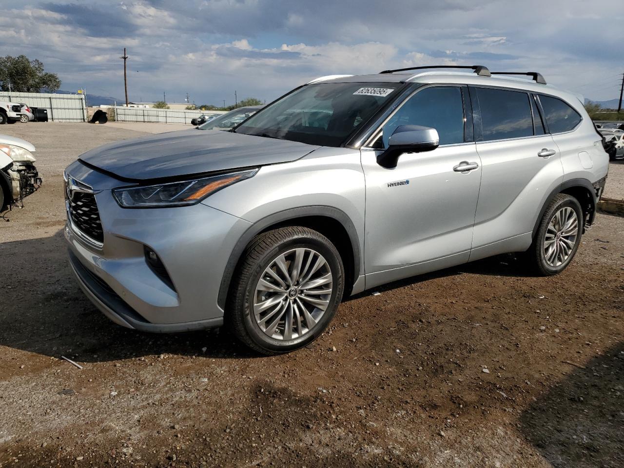 2021 TOYOTA HIGHLANDER