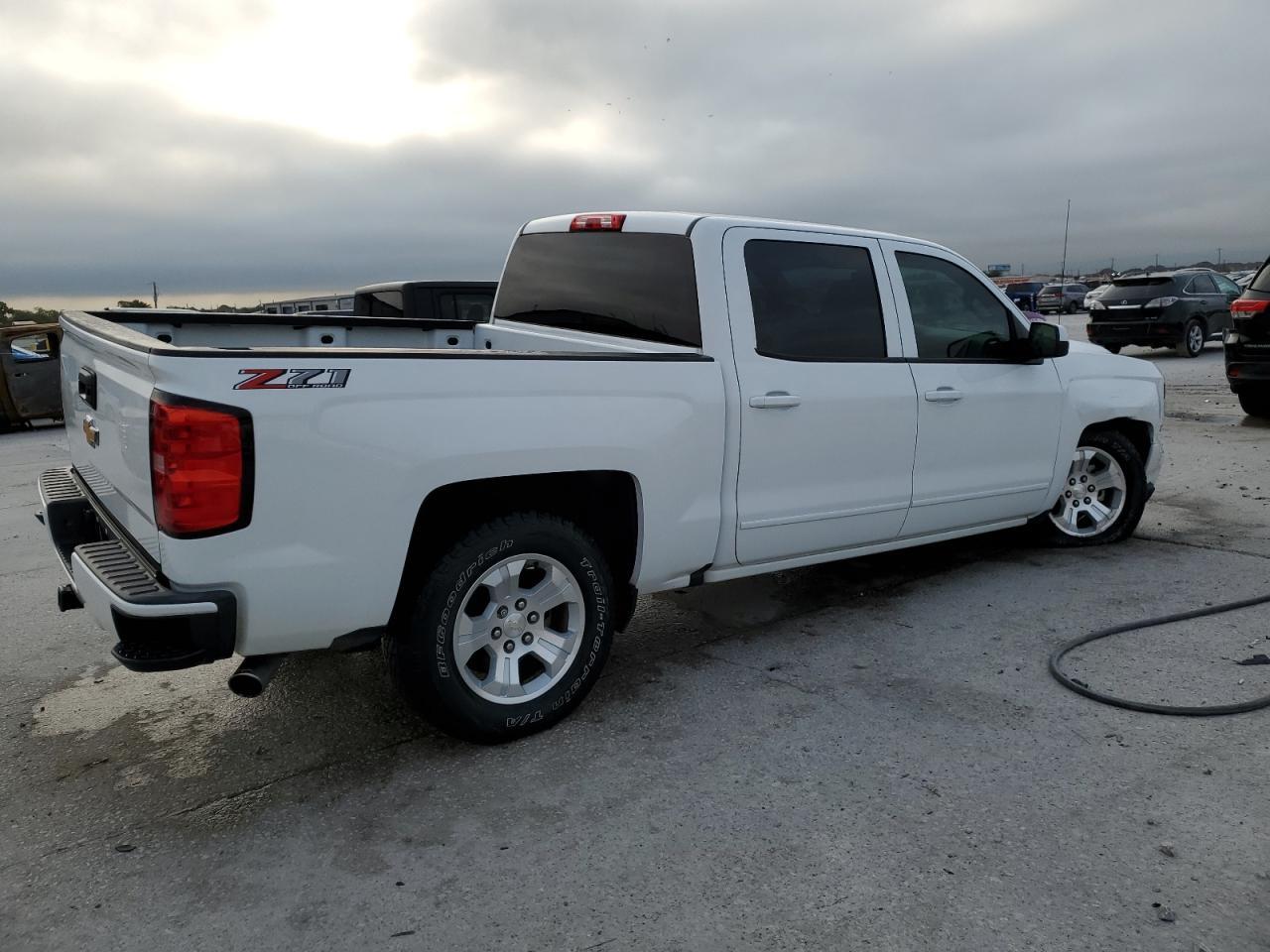 2018 CHEVROLET Silverado