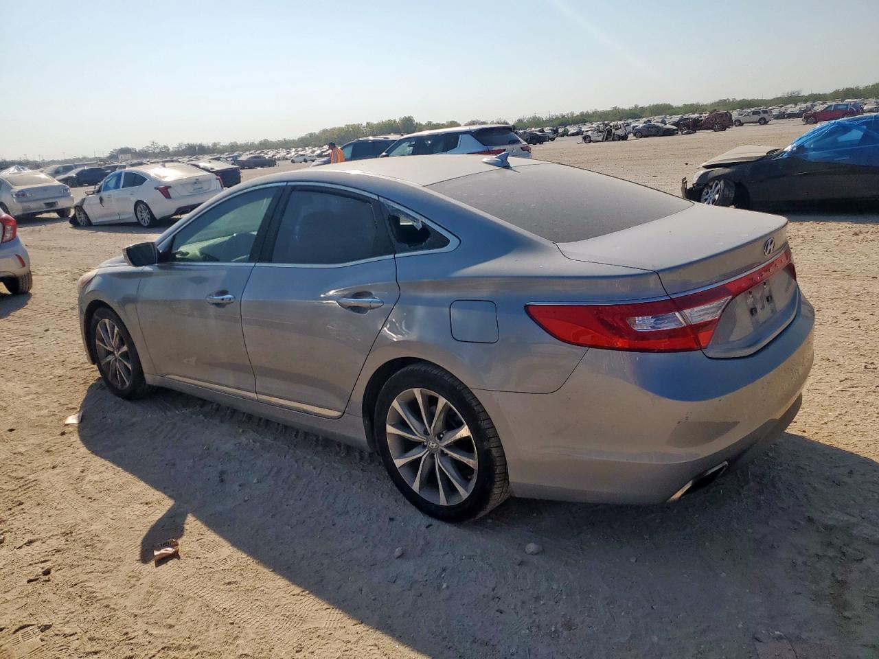 2016 HYUNDAI Azera