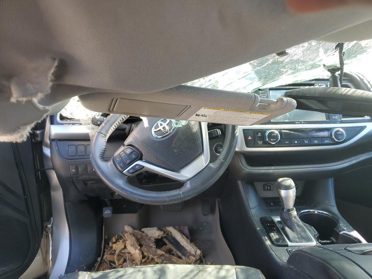 2015 TOYOTA HIGHLANDER
