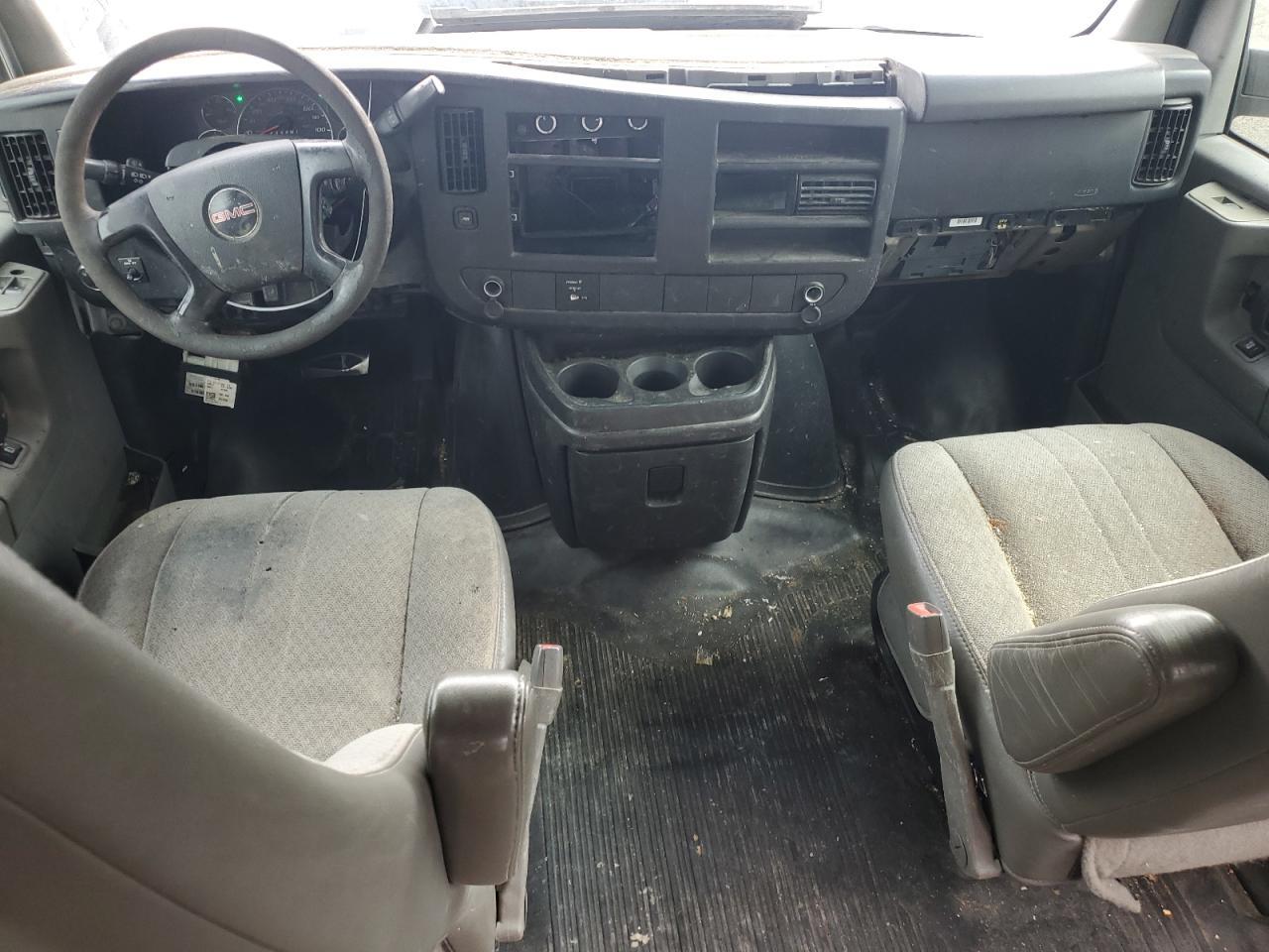 2010 GMC Savana
