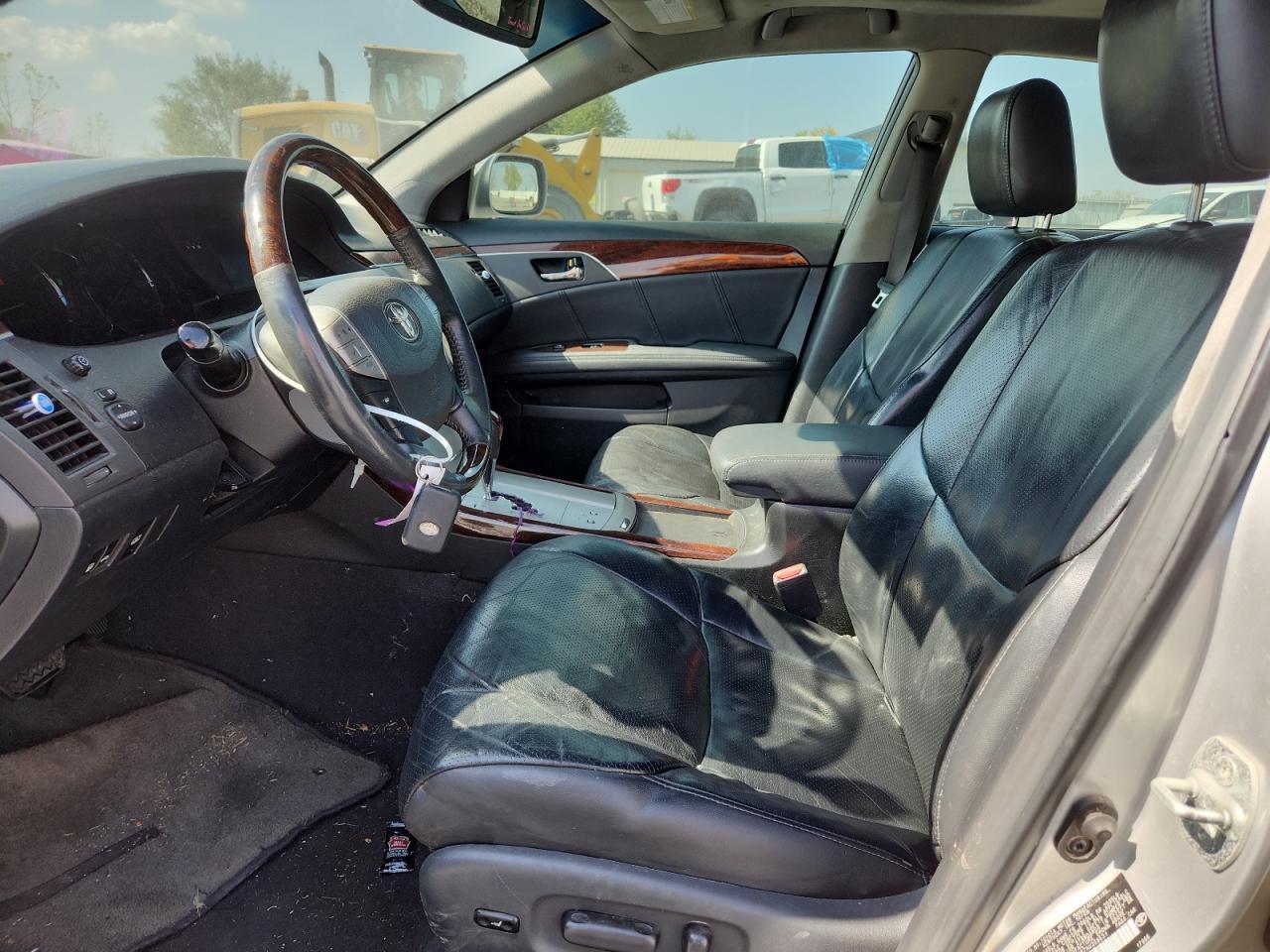 2010 TOYOTA Avalon