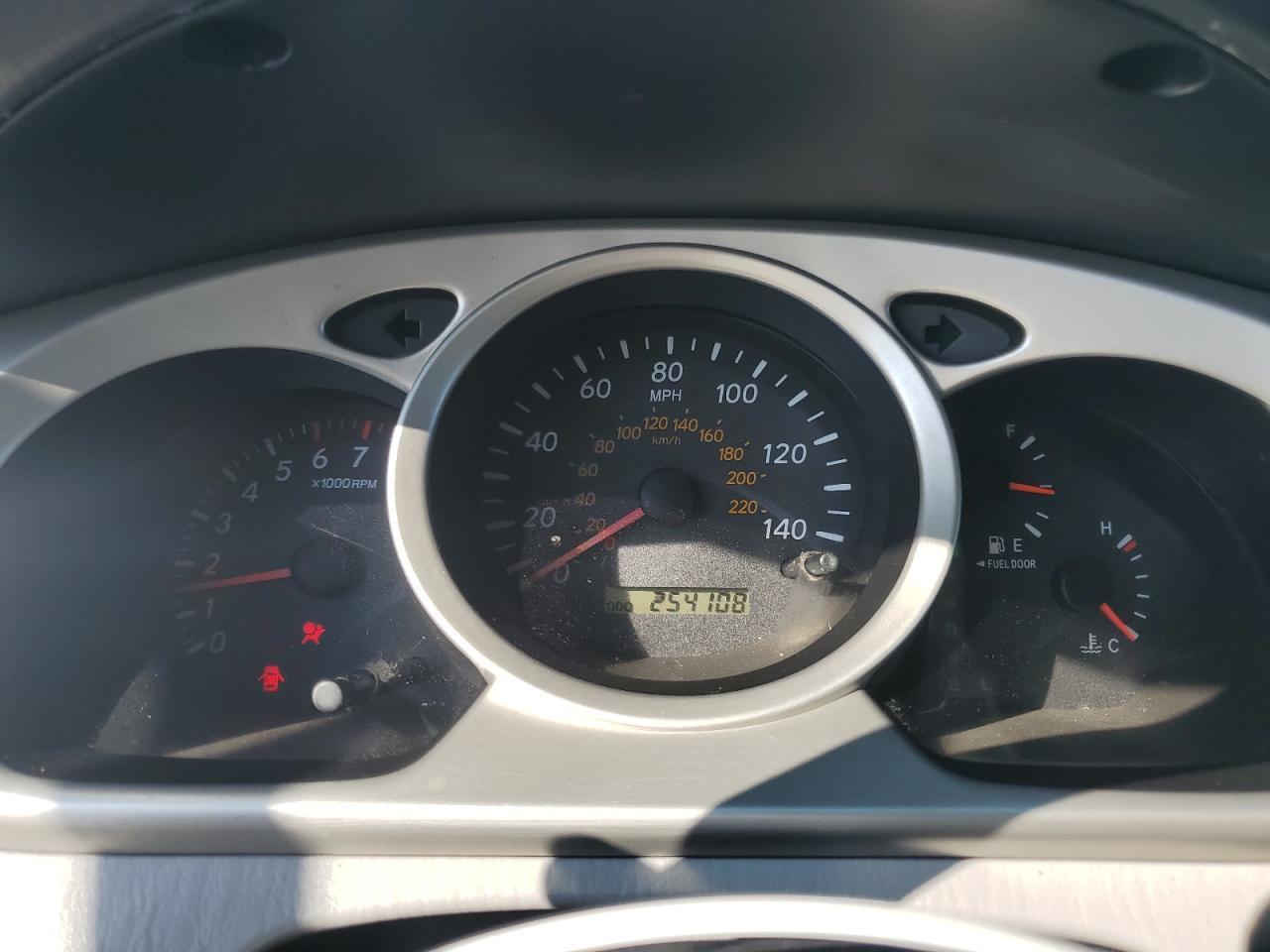 2004 TOYOTA HIGHLANDER