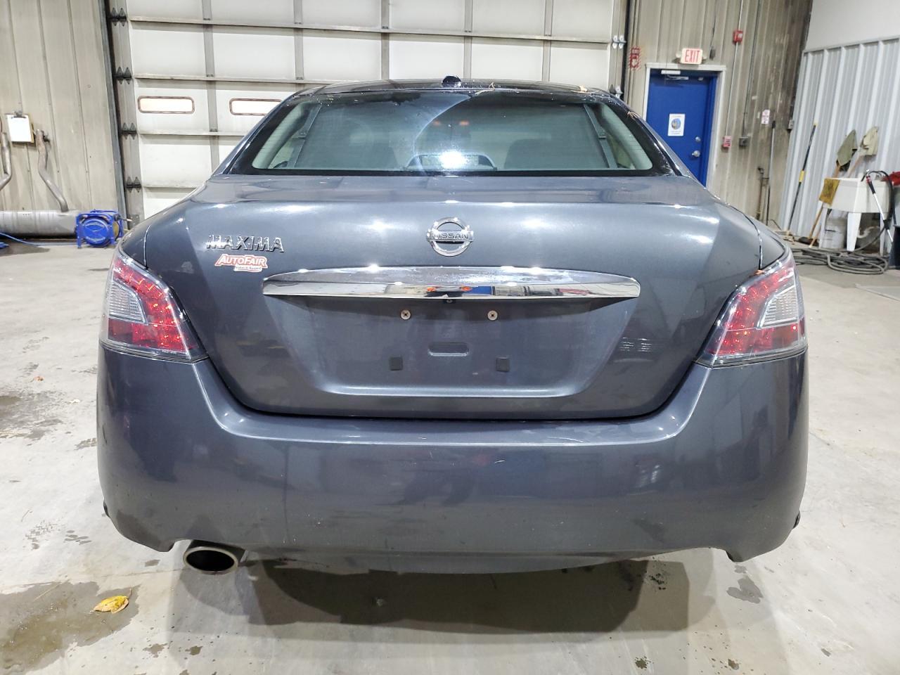 2012 NISSAN Maxima