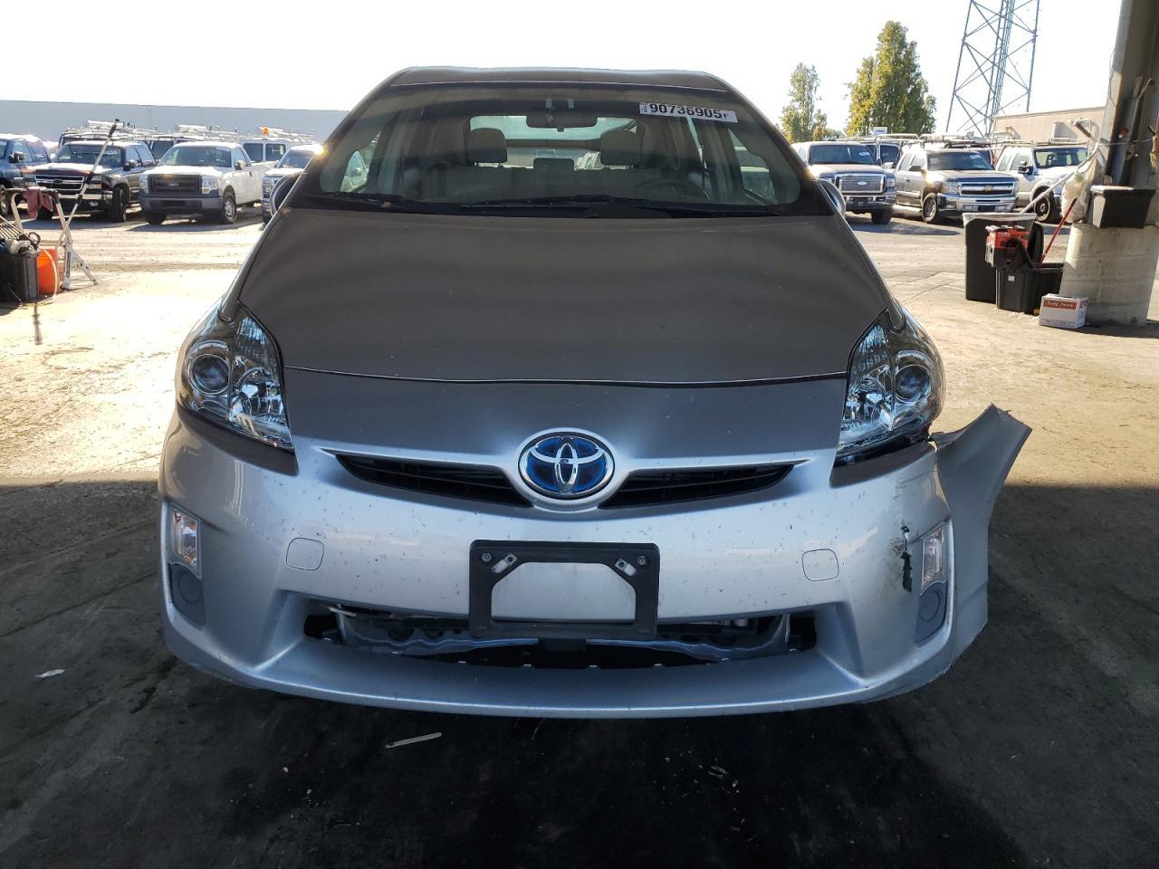 2011 TOYOTA PRIUS