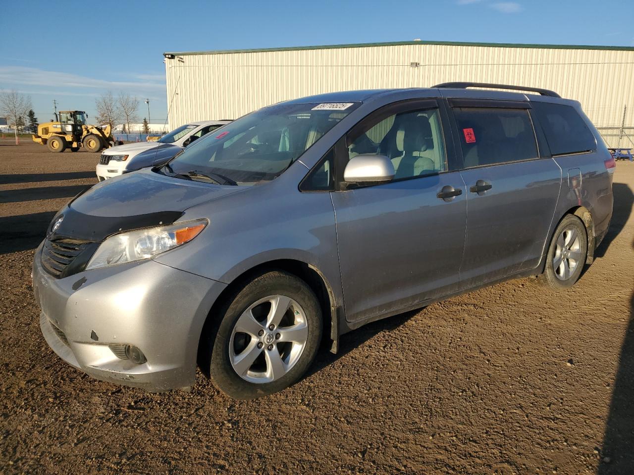 2011 TOYOTA SIENNA