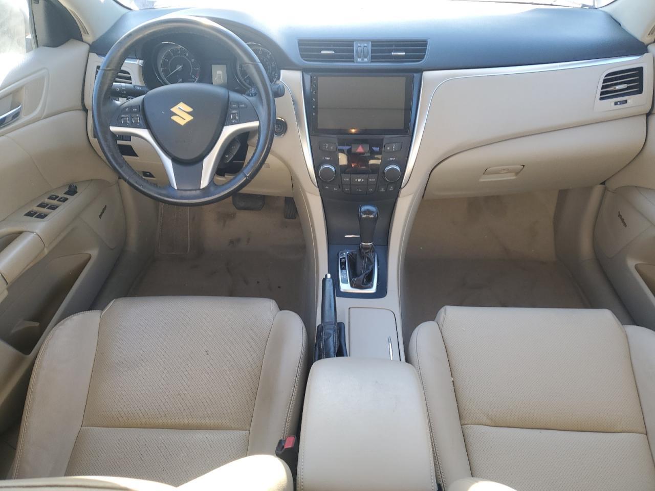 2012 SUZUKI Kizashi