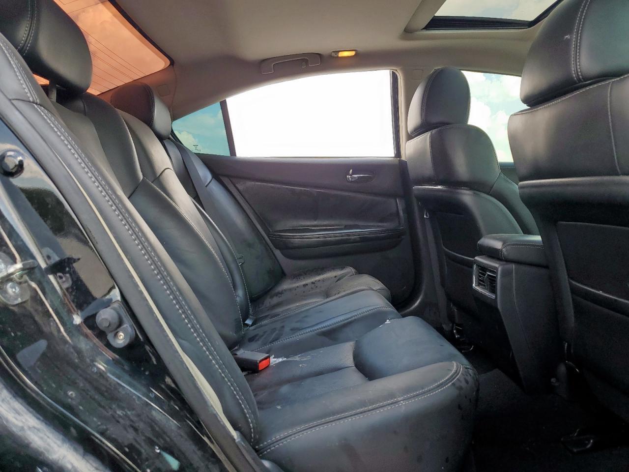 2014 NISSAN Maxima