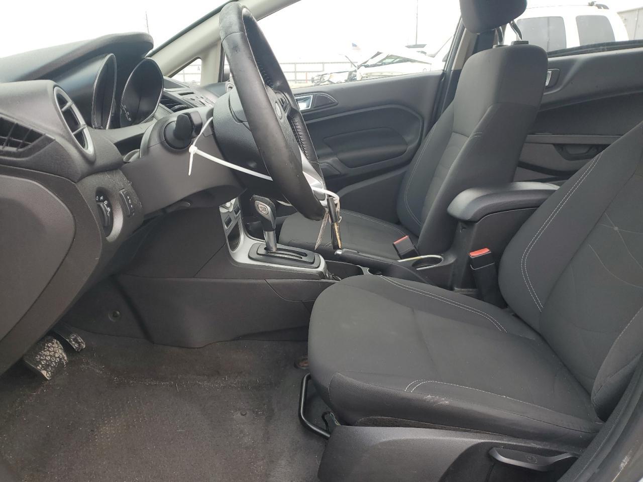 2016 FORD Fiesta