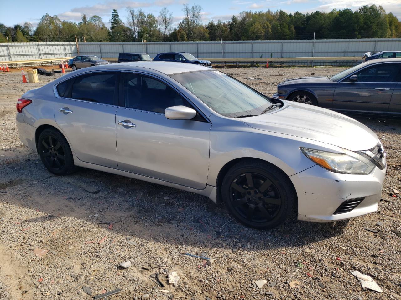 2017 NISSAN ALTIMA